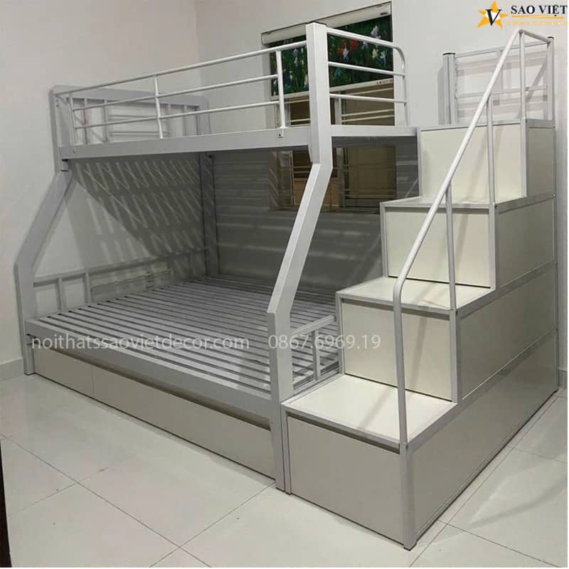 Giường sắt tầng