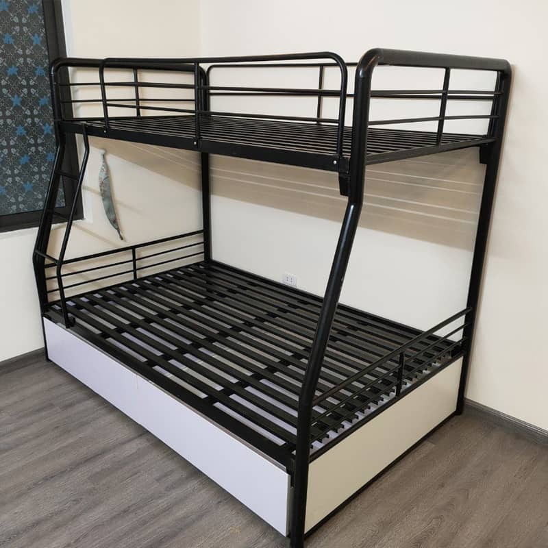 Giường sắt tầng