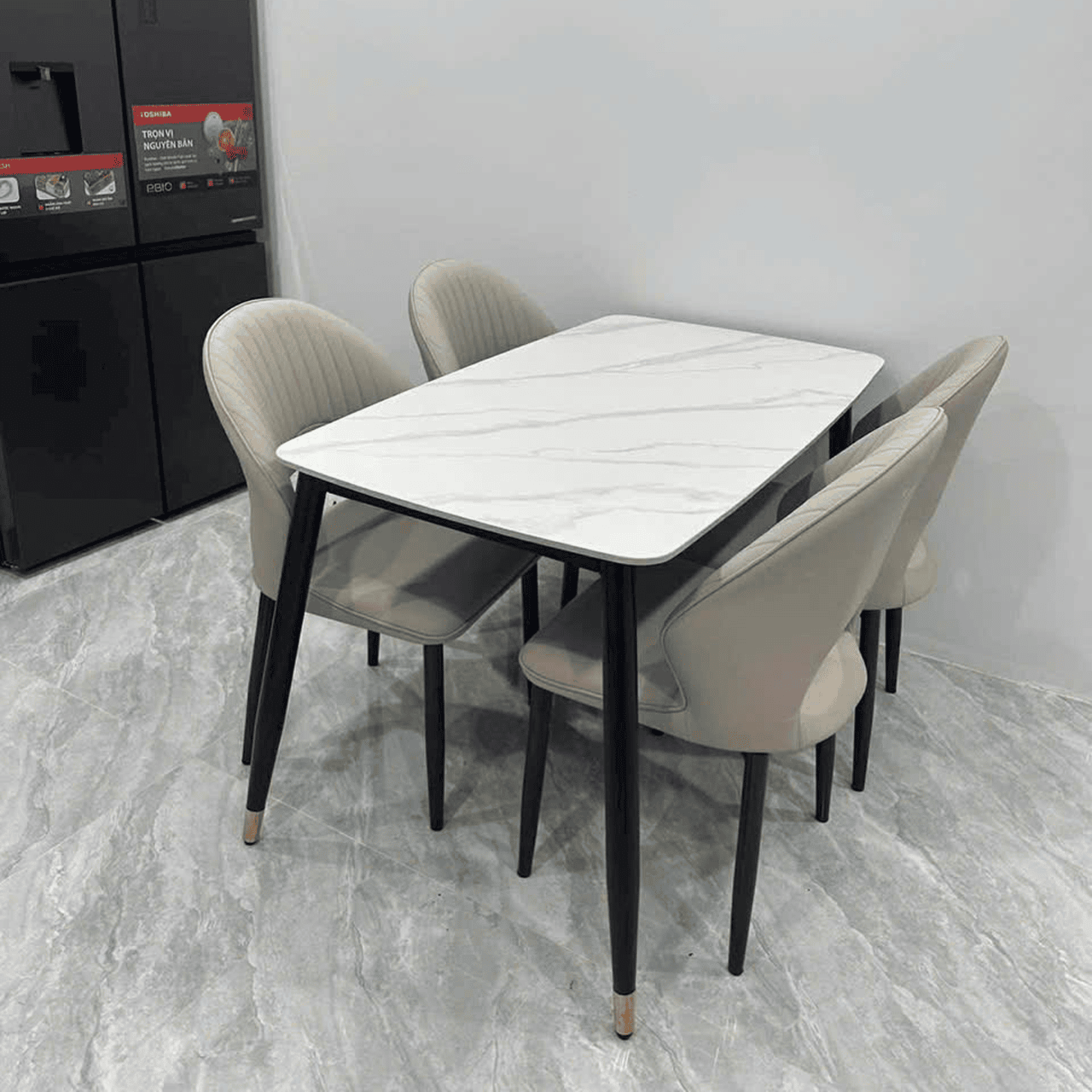 Bộ bàn ăn nhập khẩu 4 ghế BA52